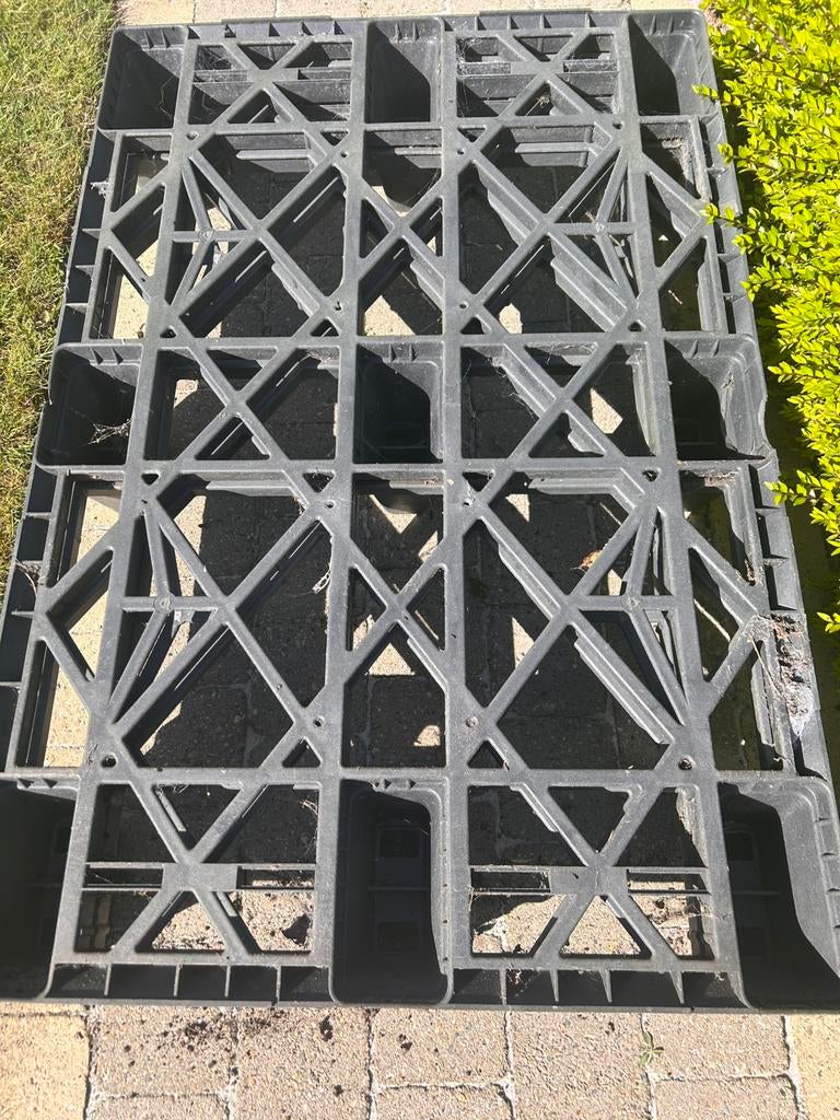 7 plastiques en palettes (gris et noir), Bricolage & Construction, Bois & Planches, Enlèvement, Utilisé, Autres types