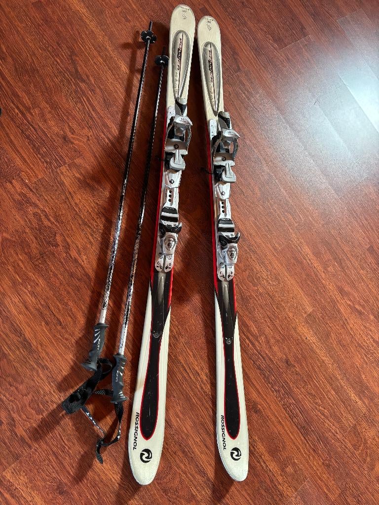 Skimateriaal - ski's+stokken+helm+schoenen+skibril, 160 à 180 cm, Skis, Rossignol, Enlèvement