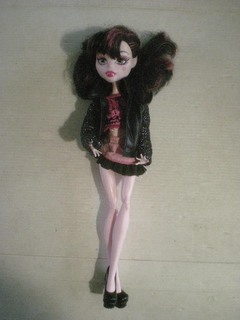 monster high, 8 euro 't stuk, Enfants & Bébés, Jouets | Poupées, Enlèvement ou Envoi, Comme neuf
