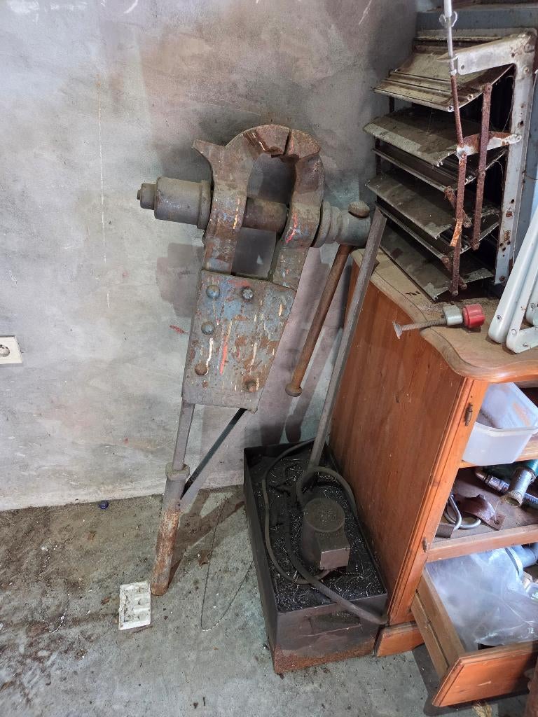 Staarbankschroef, Doe-het-zelf en Bouw, Werkbanken, Ophalen, Gebruikt, Bankschroef