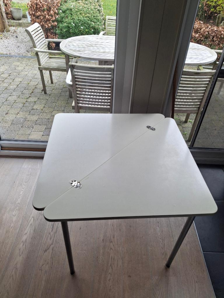 Klaptafel /Driehoekstafel (Wit) - Ideaal voor kleine ruimtes, Huis en Inrichting, Tafels | Eettafels, Zo goed als nieuw, 50 tot 100 cm