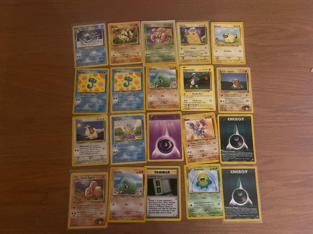 Oude pokemon kaarten, Hobby en Vrije tijd, Verzamelkaartspellen | Pokémon, Verzenden