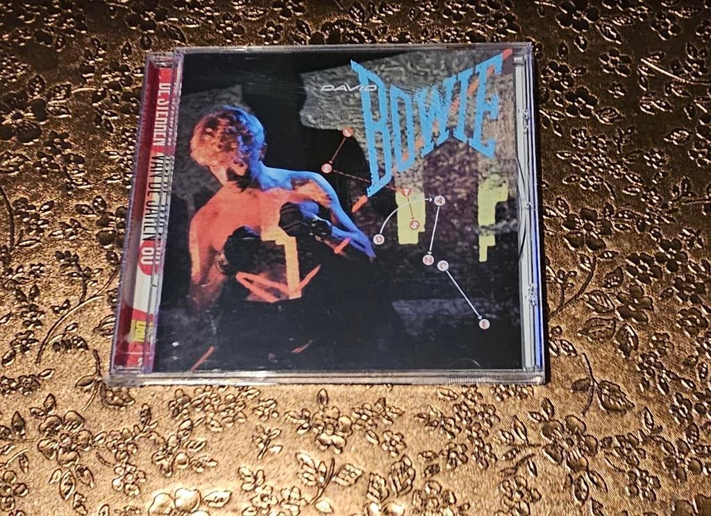 Dr David Bowie, Enlèvement ou Envoi