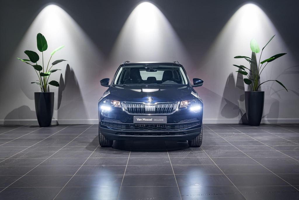 Skoda Karoq 1.5 TSI 110kW DSG7 Clever CARPLAY | CAMERA | TRE, Auto's, Stof, 4 cilinders, Zwart, Karoq