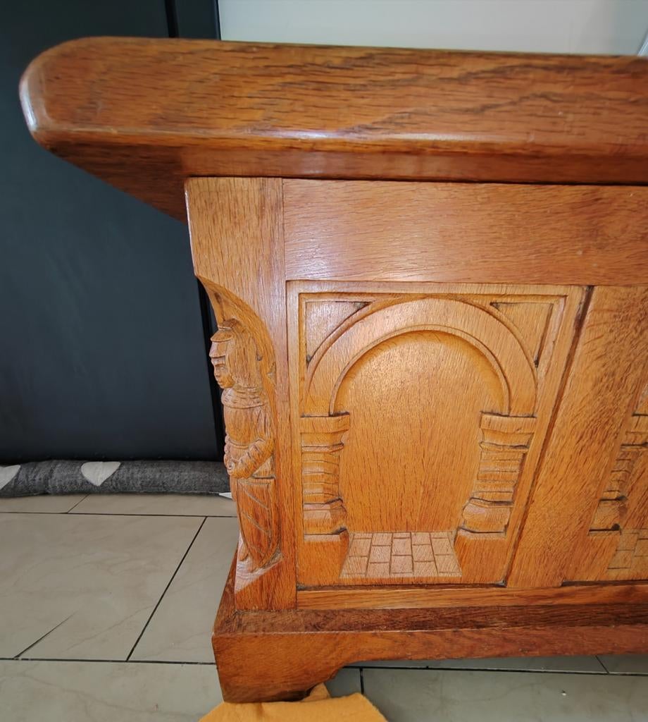 Coffre en chêne massif ancien sculpter main, Huis en Inrichting, Woonaccessoires | Kisten, Gebruikt, 50 tot 75 cm, 50 tot 75 cm