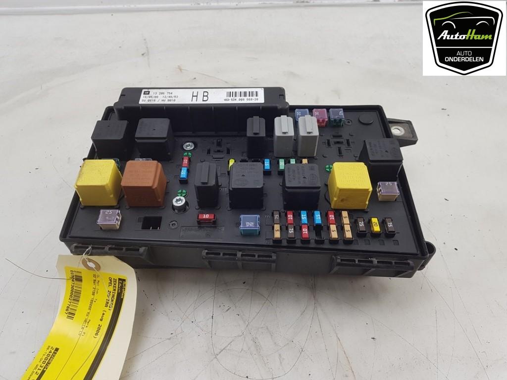 ZEKERINGKAST Opel Zafira (M75) (01-2005/04-2015) (13206754), Gebruikt, Opel