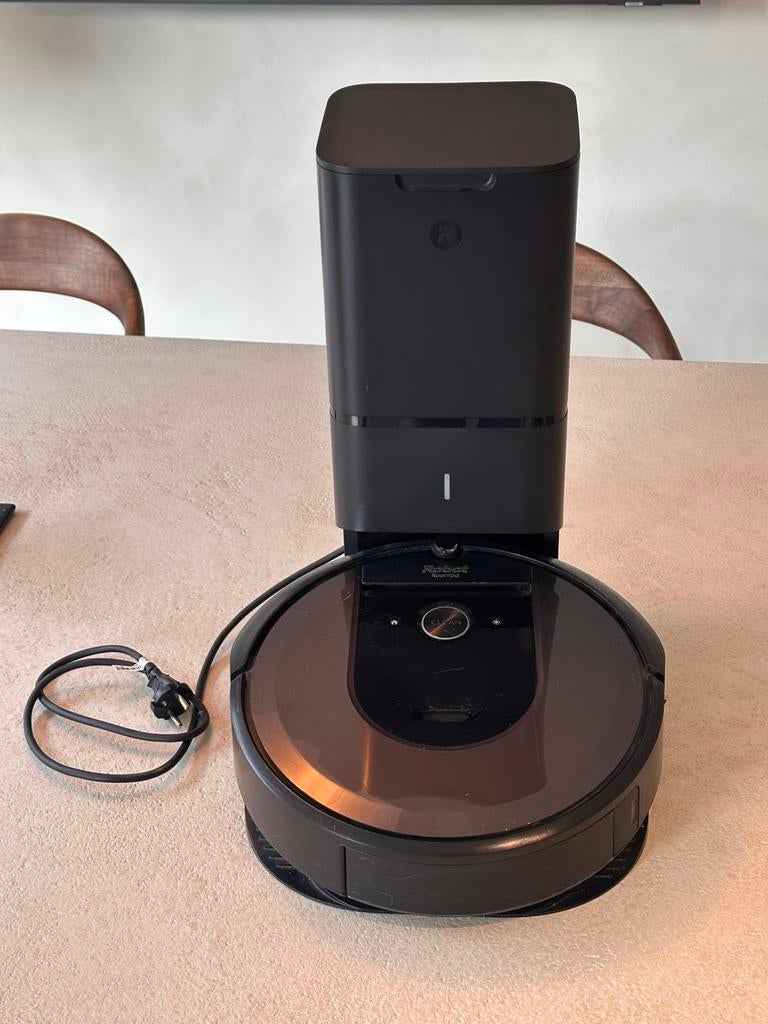 iRobot Roomba i7, Enlèvement, Utilisé, Aspirateur robot