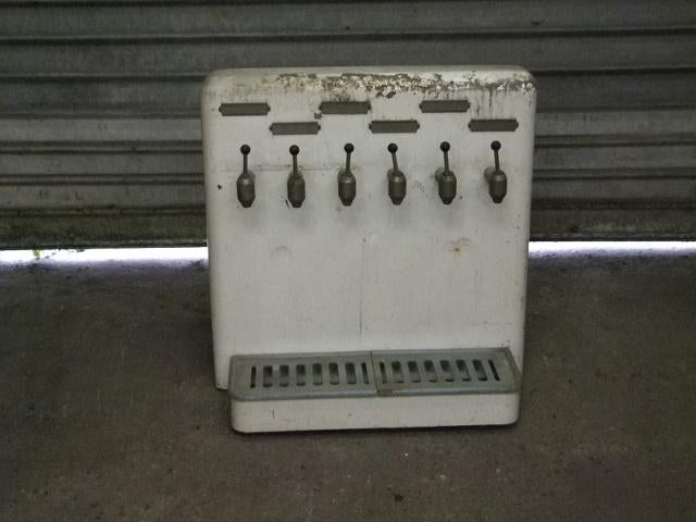 Distributeur de fluide, Autos : Divers