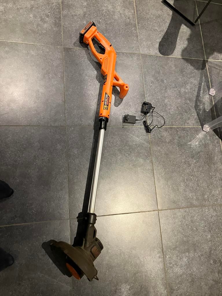 Black & Decker batterijkantensnijder, Tuin en Terras, Grastrimmers, Ophalen, Accu