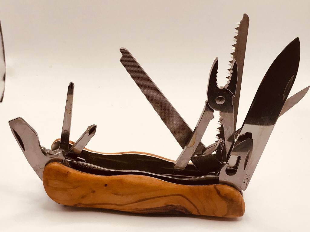 Victorinox WorkChamp Wood Olive 111 mm, six couches d'outils, Enlèvement ou Envoi, Comme neuf