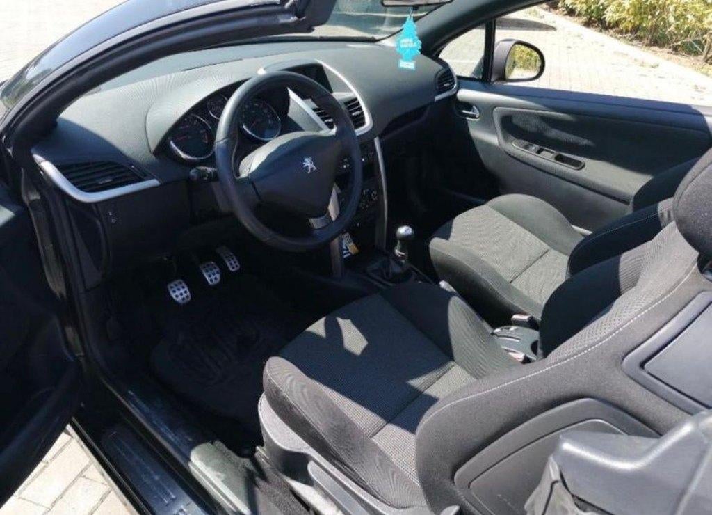 PEUGEOT 207 CC 1.6i  111.369 KM  Euro5B  AIRCO ️, Voorwielaandrijving, Stof, 1498 cc, Zwart