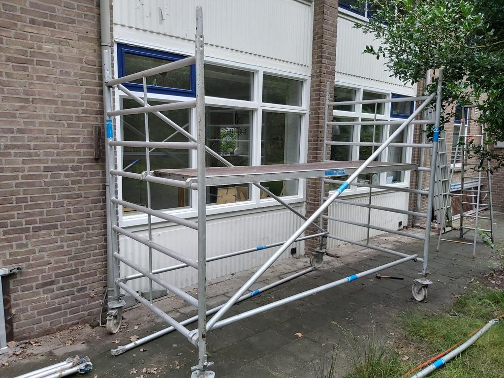 Stelling te huur, Doe-het-zelf en Bouw, Steigers, Ophalen, Zo goed als nieuw, Rolsteiger of Kamersteiger