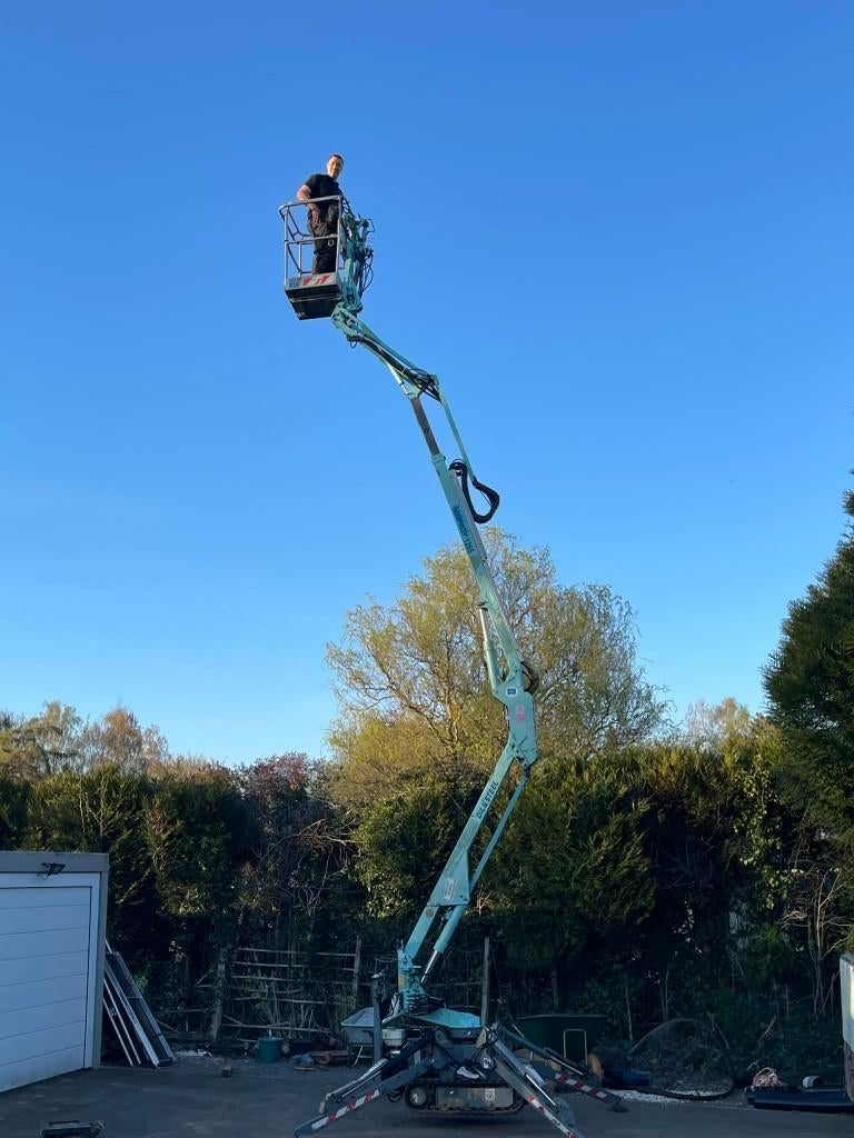 Location nacelle 13m avec operateur, Articles professionnels, Machines & Construction | Grues & Excavatrices, Plateforme élévatrice