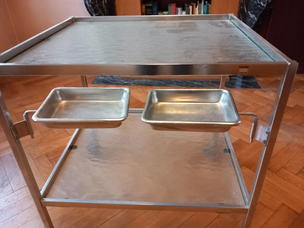 Chariot médical - table à instruments, Enlèvement