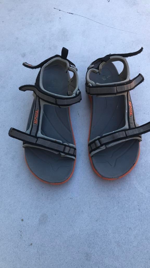 Teva sandalen, Kleding | Dames, Ophalen, Sandalen of Muiltjes, Grijs, Gedragen