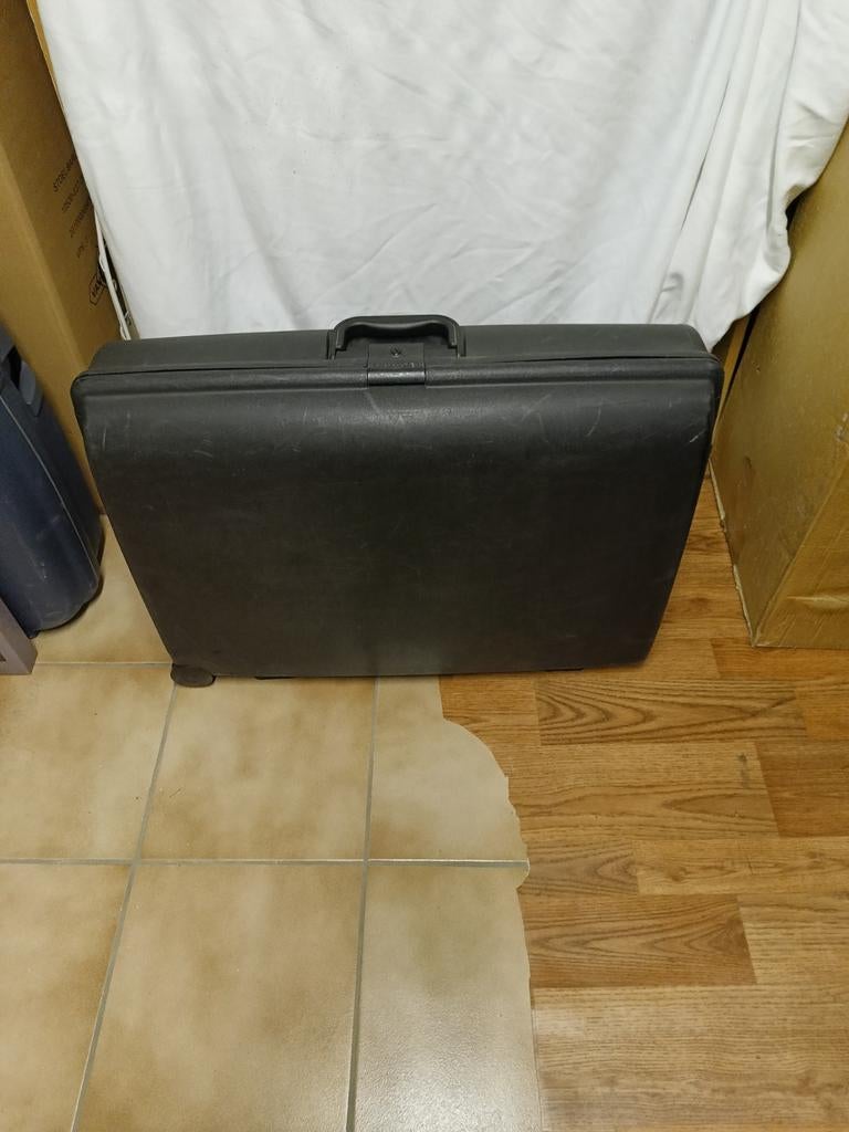 1 reiskoffer, Gebruikt, 55 cm of meer, Wieltjes, Ophalen