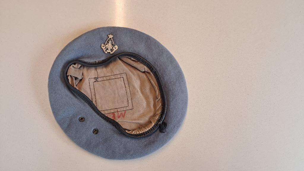 BELGIQUE - ABL - DIVERSES COIFFURES + UNIFORME, Verzamelen, Militaria | Algemeen, Landmacht, Kleding of Schoenen, Ophalen of Verzenden