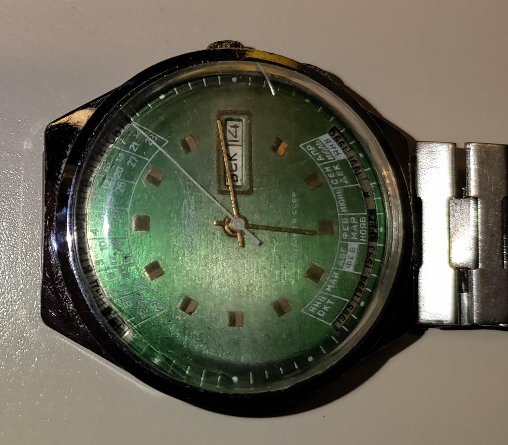 Montre mécanique Vintage Soviétiqe Raketa Perpetual Calendar, Montre-bracelet, Autres marques, Enlèvement ou Envoi, Utilisé