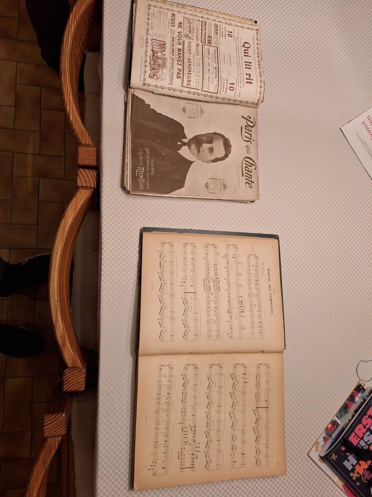 Livres de piano anciens (année 1907), Enlèvement, Utilisé, Instrument