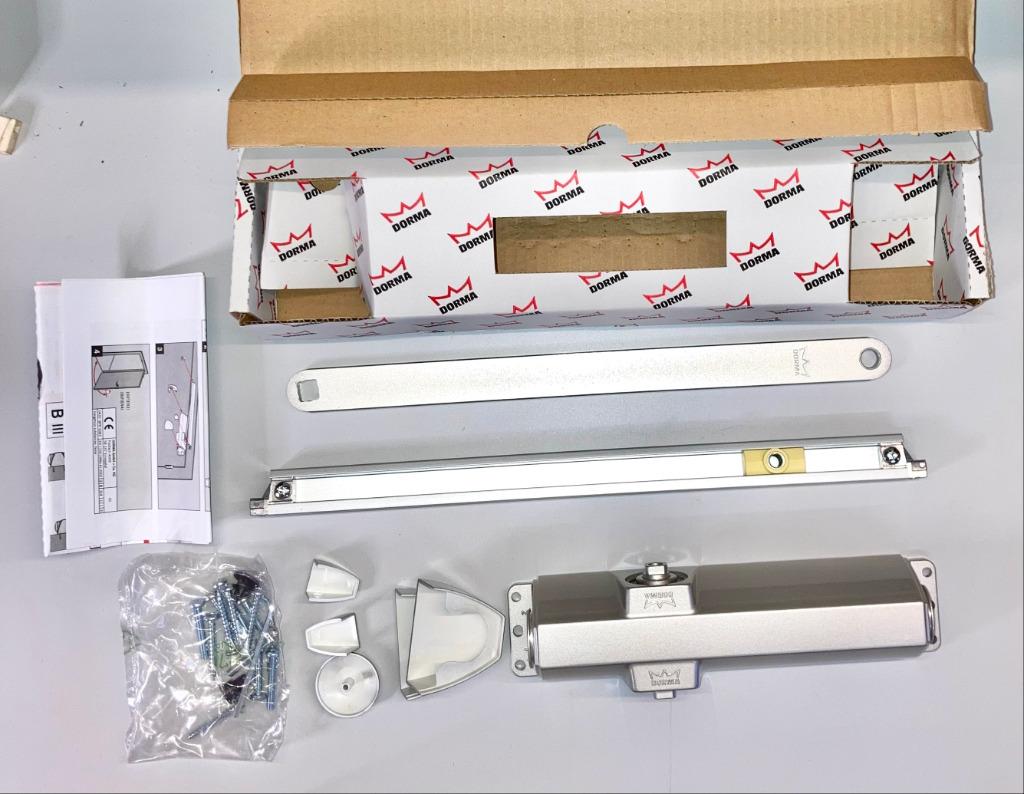 3 DORMA deurdrangers, verschillende modellen en armen., Doe-het-zelf en Bouw, Hang- en Sluitwerk, Nieuw, Overige typen, Overige materialen