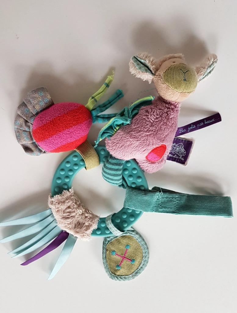 MOULIN ROTY - Anneau d'éveil mouton - Les Jolis pas beaux, Enfants & Bébés, Enlèvement ou Envoi, Utilisé, Hochet, Sonore