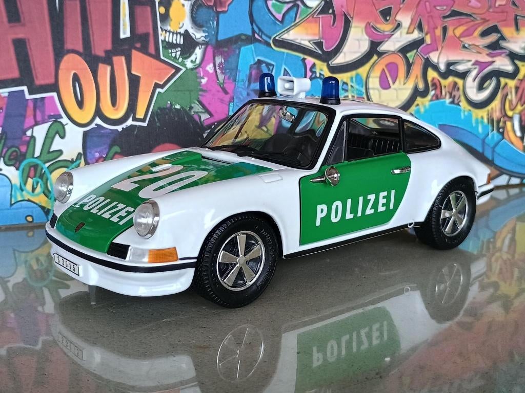 Porsche 911 2.4 Polizei Universal Hobbies 1/18 -NIEUWSTAAT-, Ophalen of Verzenden, Zo goed als nieuw, Auto, Overige merken