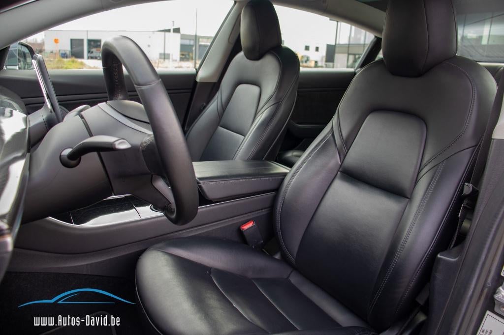 Tesla Model 3 44 kWh / AUTOPILOT BETA / DASHCAM / PANO DAK, Auto's, Tesla, Automaat, 4 deurs, Achterwielaandrijving, Zwart