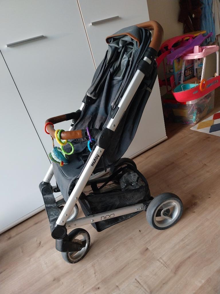 Mutsy nexo plooibuggy en regenhoes, Kinderen en Baby's, Buggy's, Gebruikt, Overige merken, Regenhoes, Verstelbare rugleuning, Zonnekap