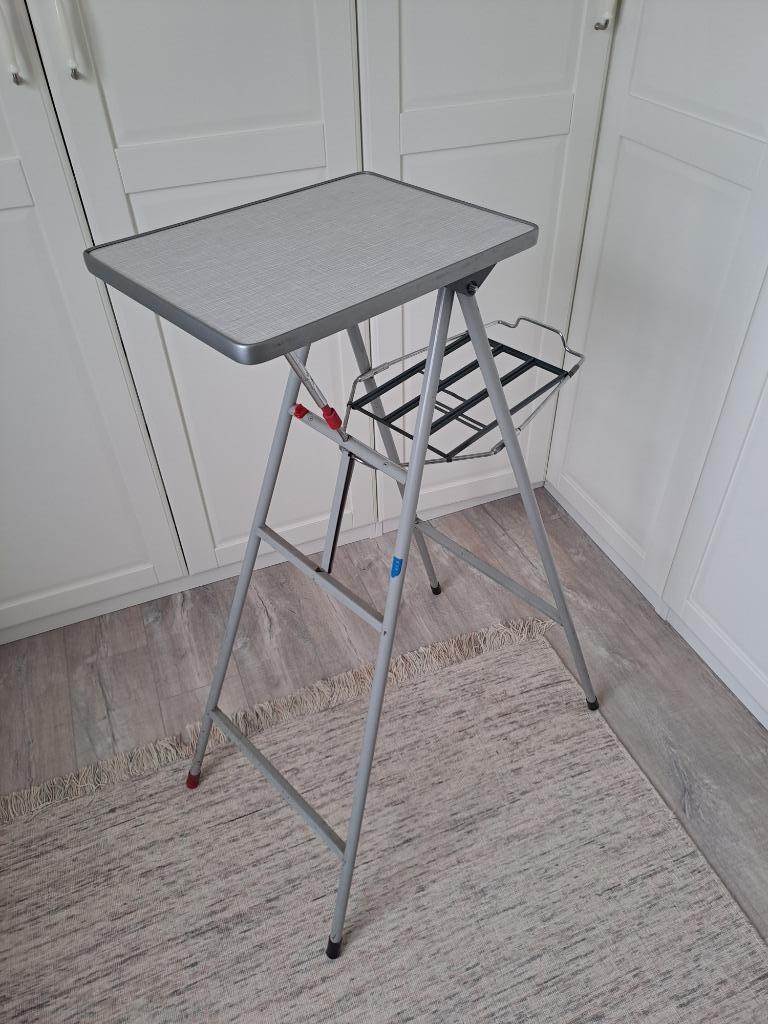 Italiaans design projector tafel - Negema Bussum  '70., Métal, 75 cm ou plus, 50 à 100 cm, Enlèvement