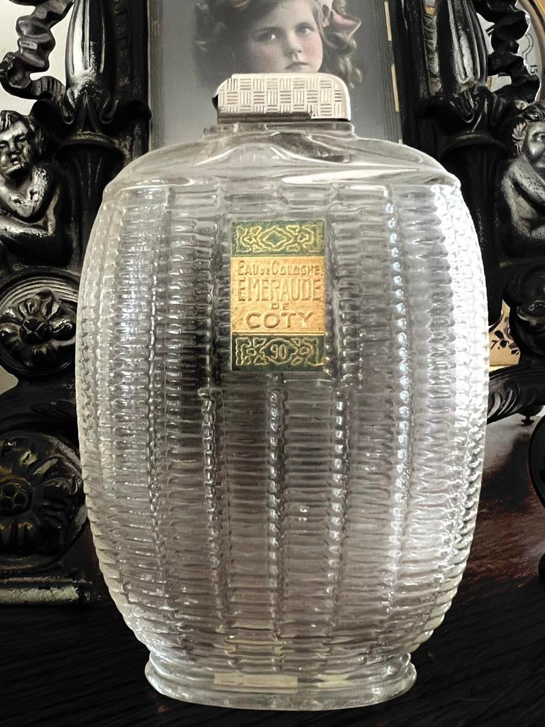 Antieke parfumfles – Emeraude – Coty  Leeg – Art Deco Era, Ophalen of Verzenden, Parfumfles