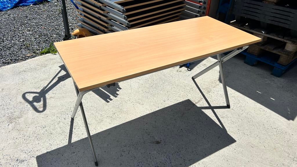 Stock 6-7 tables pliante, Enlèvement, Comme neuf