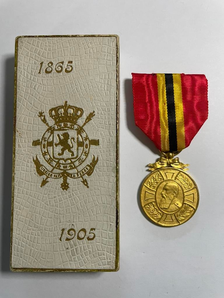Lot 22 : Médaille, Enlèvement ou Envoi