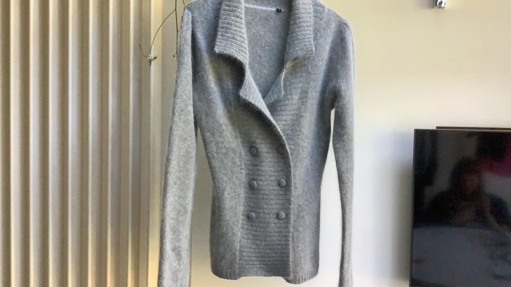 Splinternieuw, superwarm en zacht jasje met angora. S., Kleding | Dames, Ophalen of Verzenden, Nieuw, Maat 36 (S), Grijs