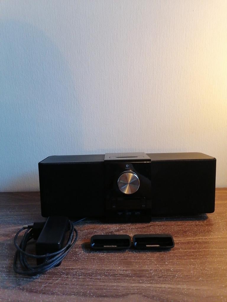 Logitech box met 3 opzetstukken en oplader, Audio, Tv en Foto, Luidsprekerboxen, Ophalen of Verzenden, Gebruikt, Overige merken