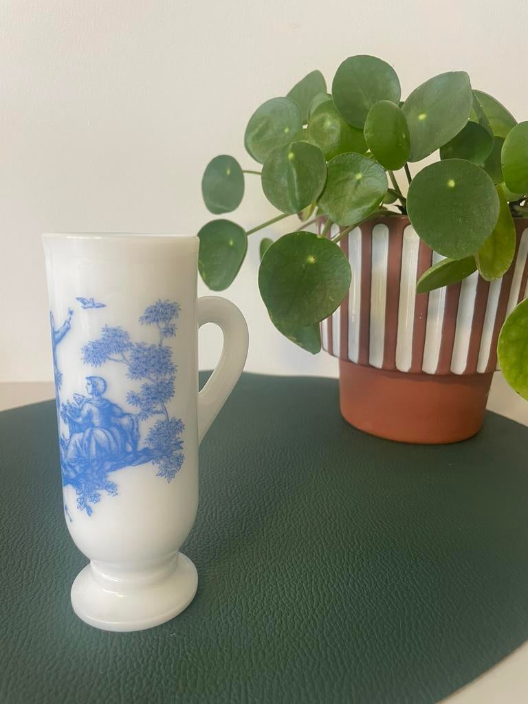 Vintage Avon Melkglas Beker - Blauw Toile Scène, Antiek en Kunst, Antiek | Servies los, Ophalen of Verzenden