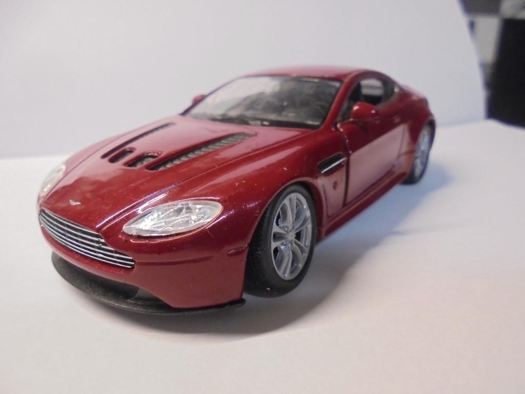 ASTON MARTIN V12 VANTAGE REGENLAARZEN, Ophalen of Verzenden, Gebruikt, Auto, Overige merken