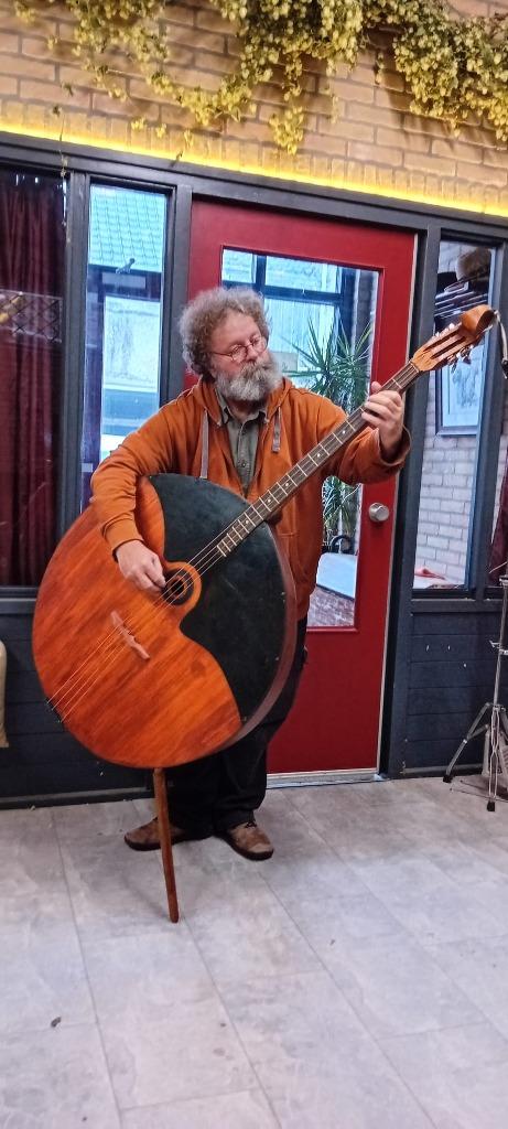 contrabas domra uit Ukraine, Muziek en Instrumenten, Strijkinstrumenten | Contrabassen, Gebruikt, Ophalen