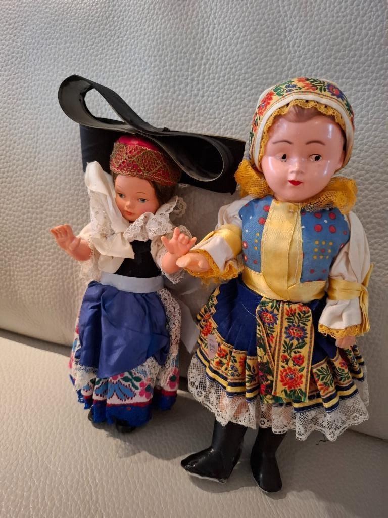 Popjes in originele klederdracht, Verzamelen, Ophalen of Verzenden, Zo goed als nieuw