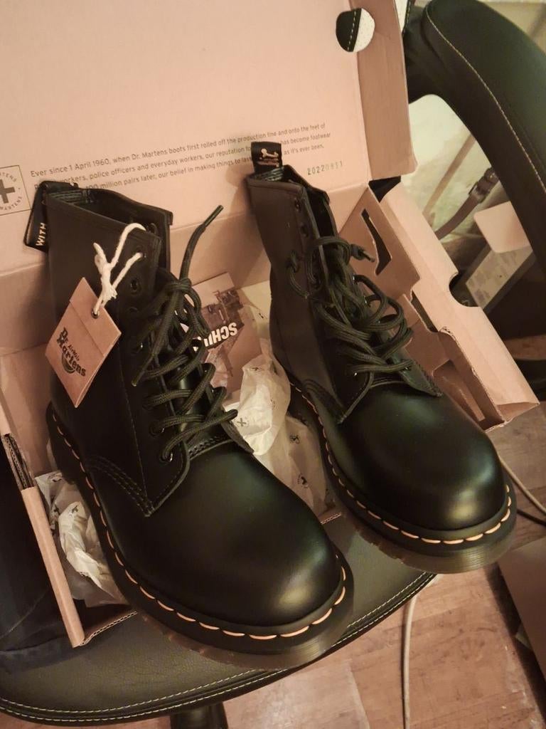 Dr Martens maat 39, Zwart, Lage of Enkellaarzen, Nieuw, Ophalen of Verzenden