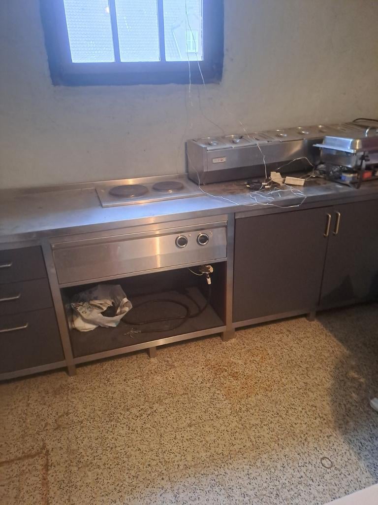 Werktafel rvs 3 meter lang met elektries kookplaat, Ophalen of Verzenden