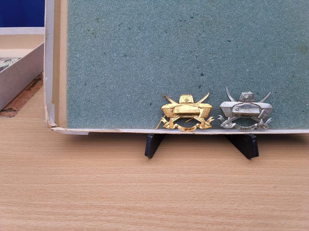 2 plaques d'immatriculation, unité de reconnaissance, Collections, Objets militaires | Général, Enlèvement ou Envoi