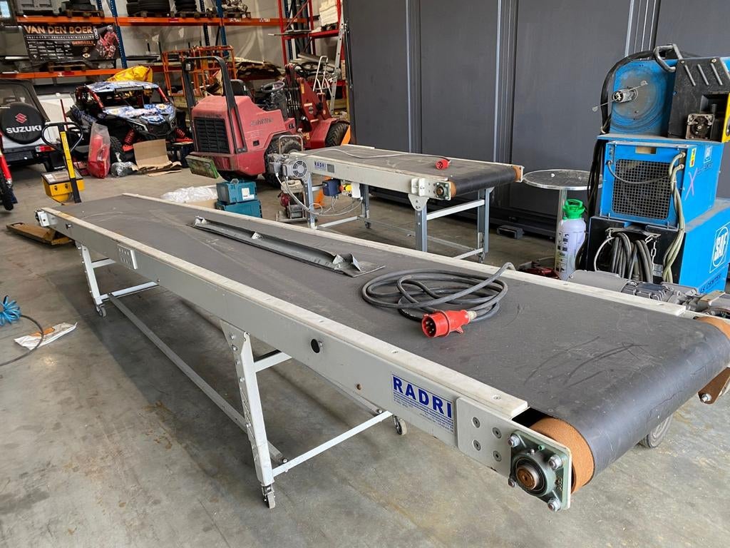 2 transportbanden, Ophalen