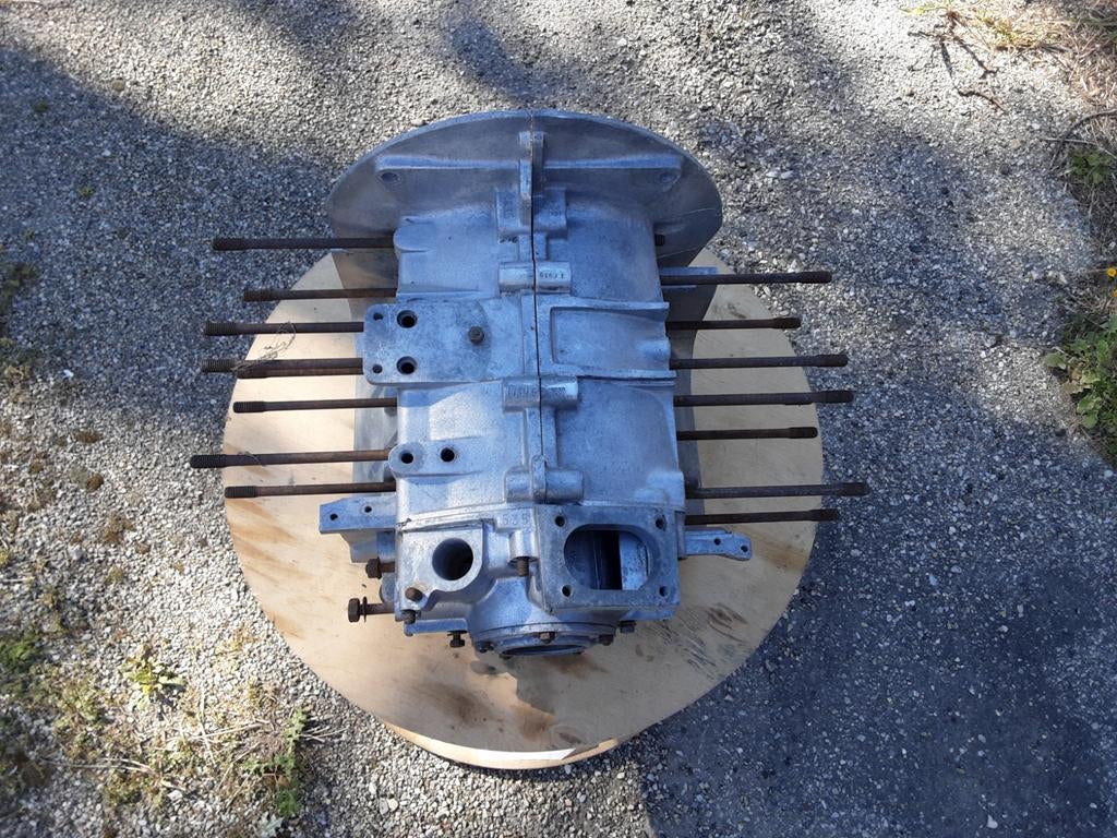 Un carter moteur de porsche 356 de l'année 57 type 616/1, Enlèvement ou Envoi, Porsche