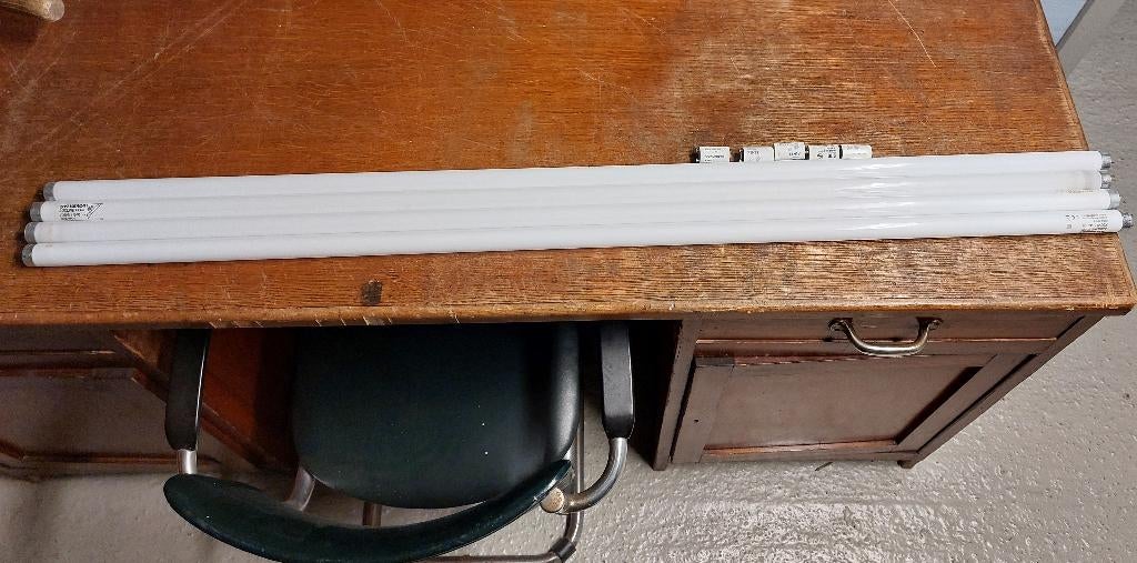 4 TL lampen + 5 starters, Ophalen, Gebruikt, 30 tot 60 watt, Overige typen