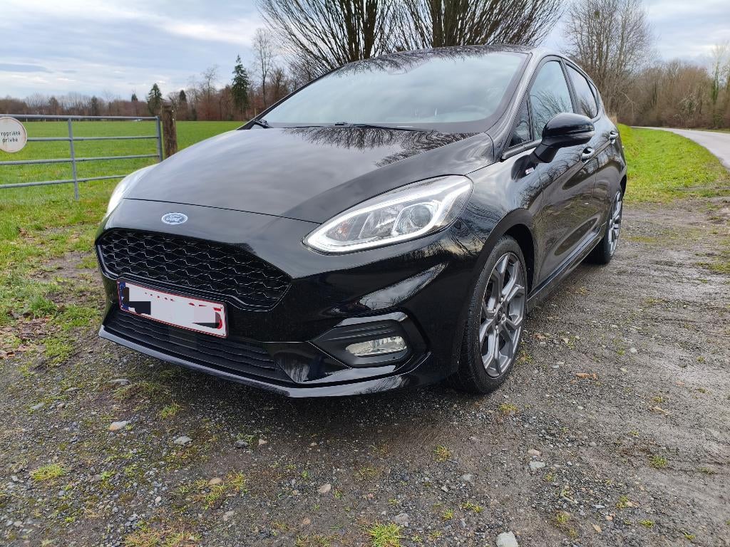 Ford Fiesta, Auto's, Voorwielaandrijving, Stof, Stuurwielverwarming, Zwart