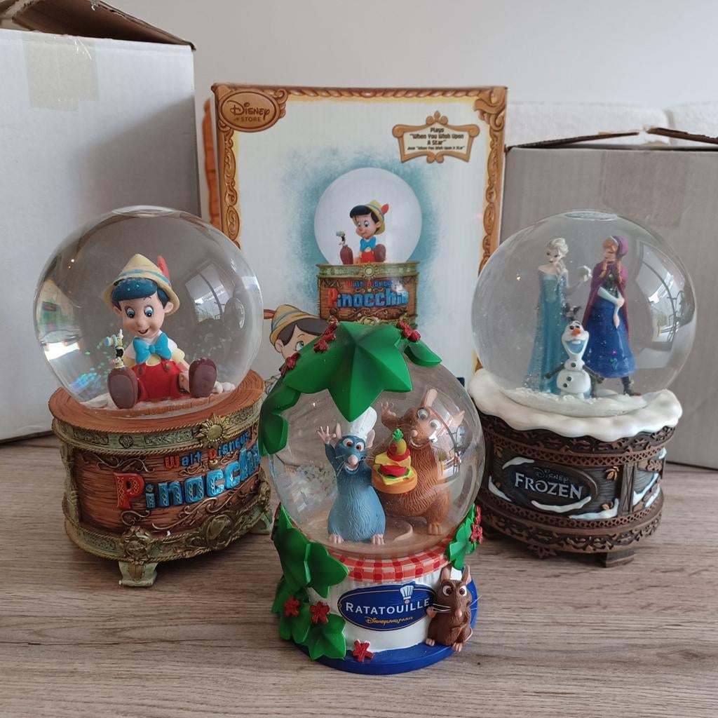 Collection de boules à neige Disney avec musique et lumières, Enlèvement ou Envoi