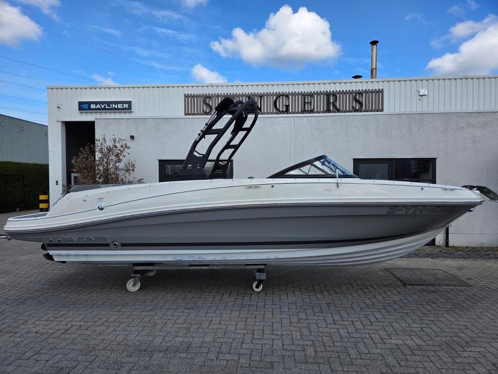 Bayliner VR6 - full options - bj. 2025 - unieke prijs!, Ophalen, Binnenboordmotor, Zo goed als nieuw, 200 pk of meer