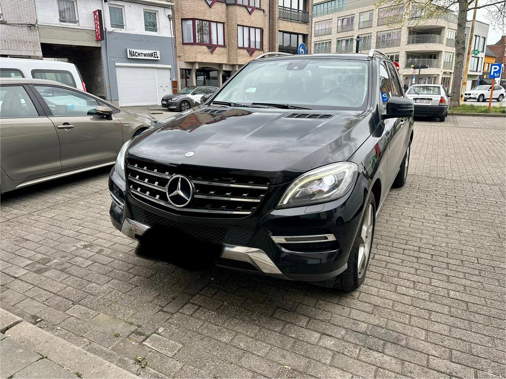Mercedes ML 350 4 matic zo menemen, Autos, 185 kW, Achat, Carnet d'entretien, Noir