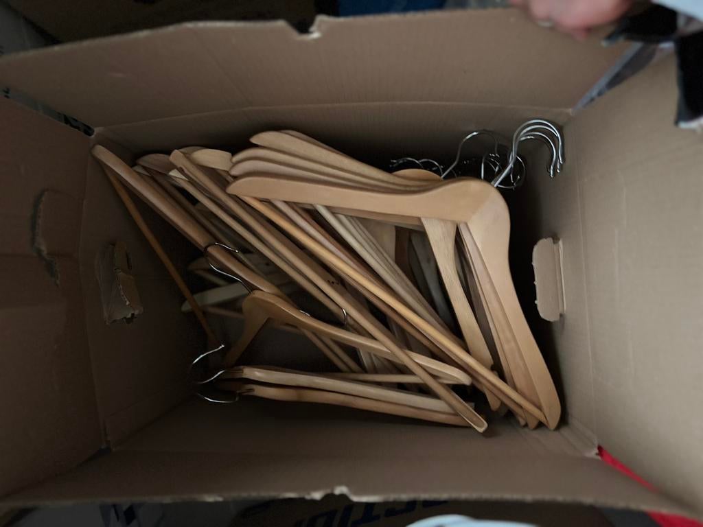 62 beuken kapstokken, Kleding | Dames, Kledinghangers, Ophalen, Zo goed als nieuw