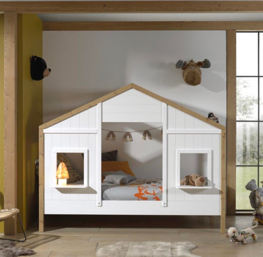 Magnifique lit cabane enfant en bois massif 90x200 + tiroir, Enfants & Bébés, Chambre d'enfant | Lits, 85 à 100 cm, Sommier à lattes
